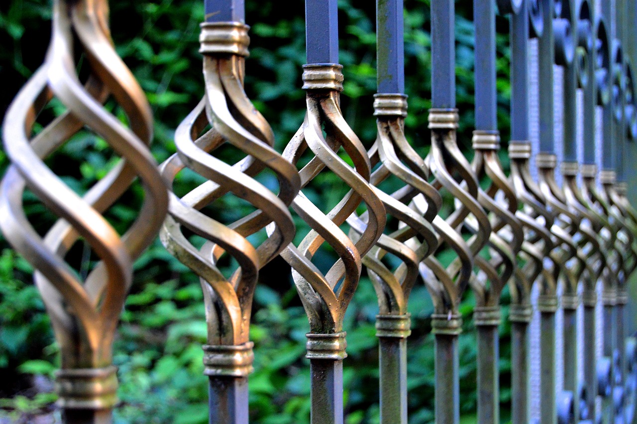 iron gate, wrought iron, metal gate-1623303.jpg